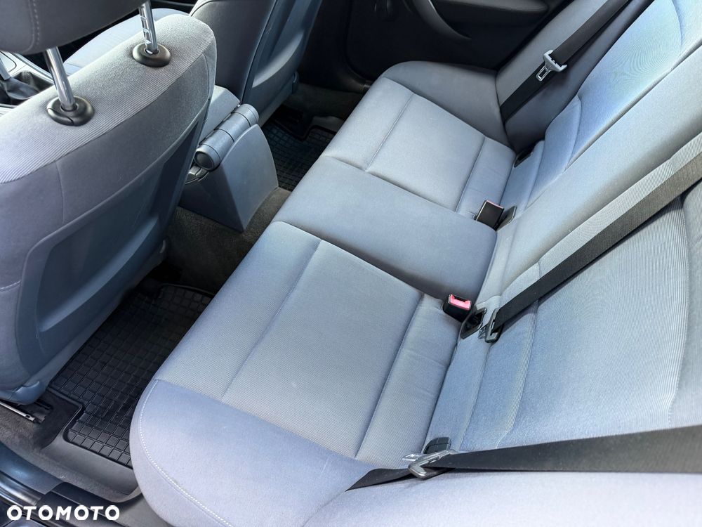 BMW Seria 1 116i - 16