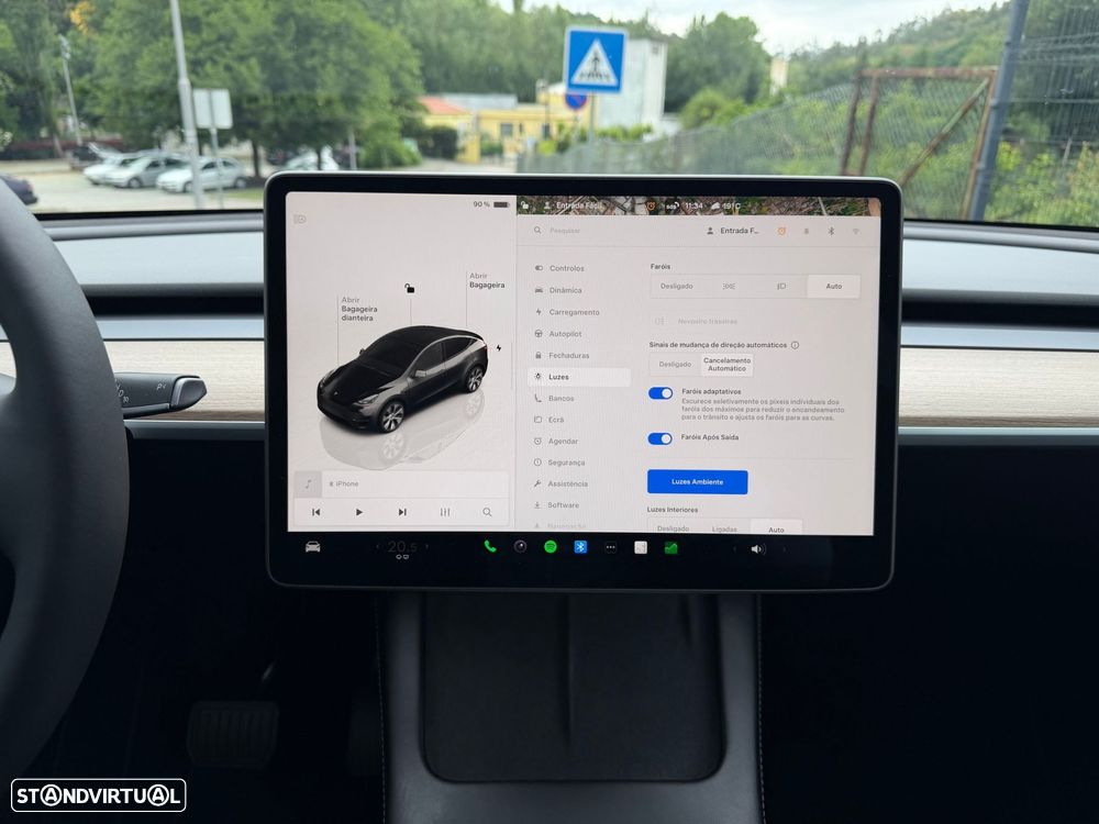 Tesla Model Y - 31