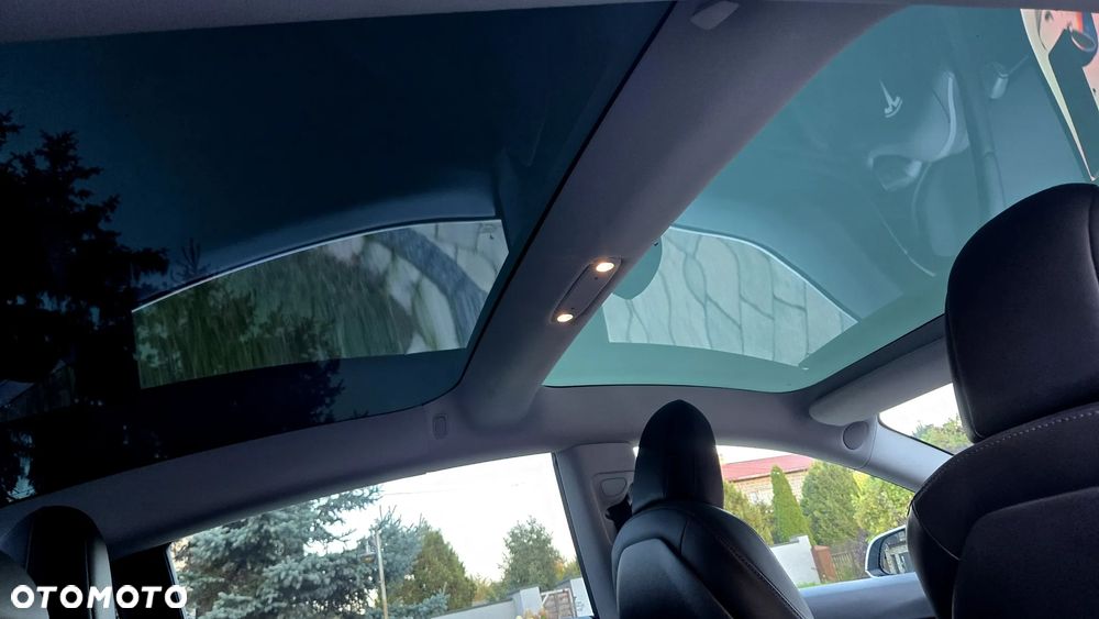 Tesla Model 3 - 12