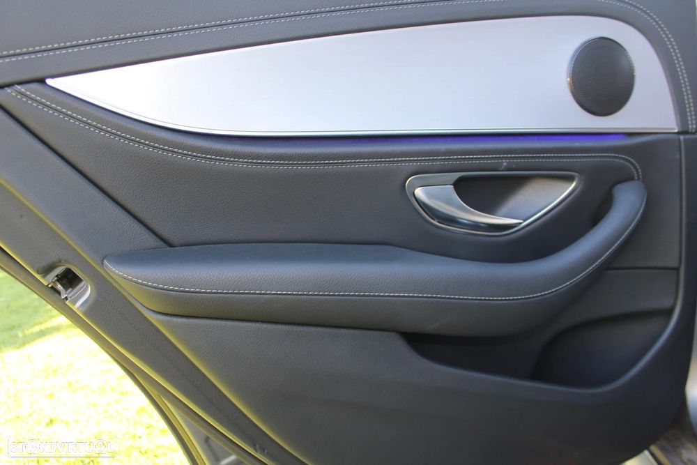 Mercedes-Benz E 300 de AMG Line - 35