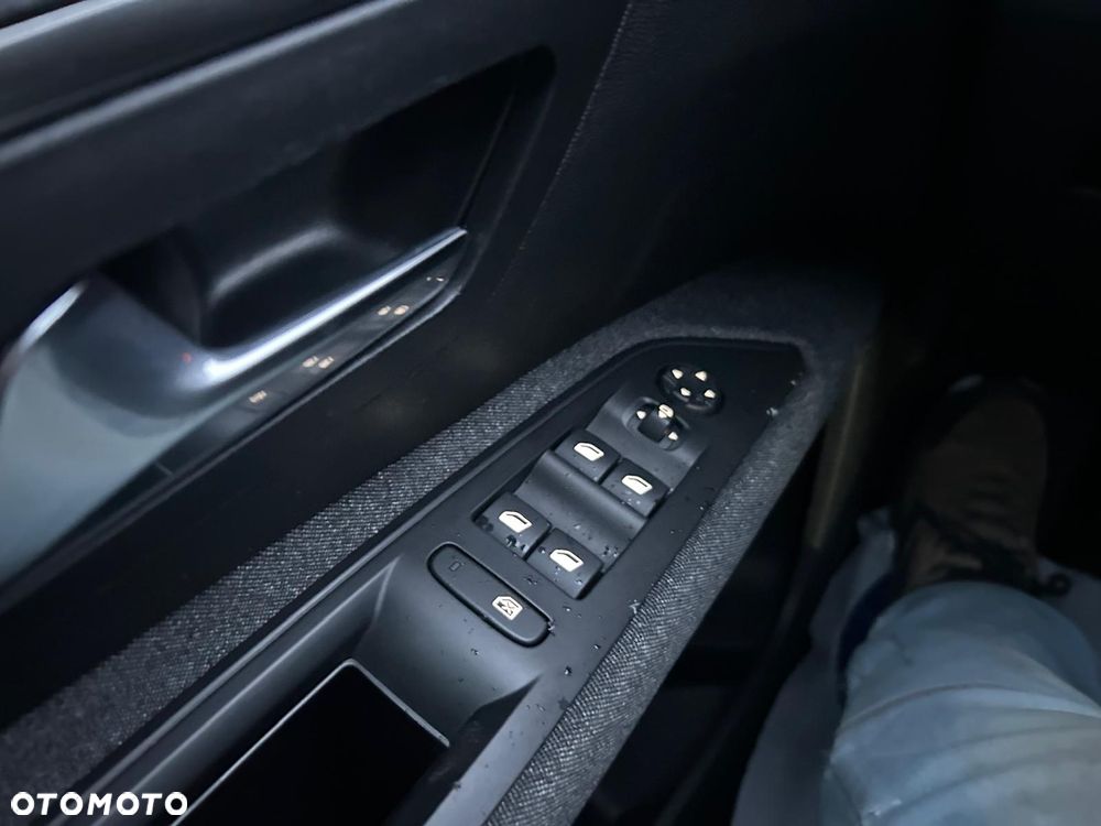 Peugeot 5008 BlueHDi 130 EAT8 Active - 33