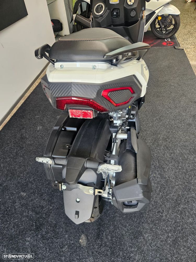 Linhai Buck 125 - 3
