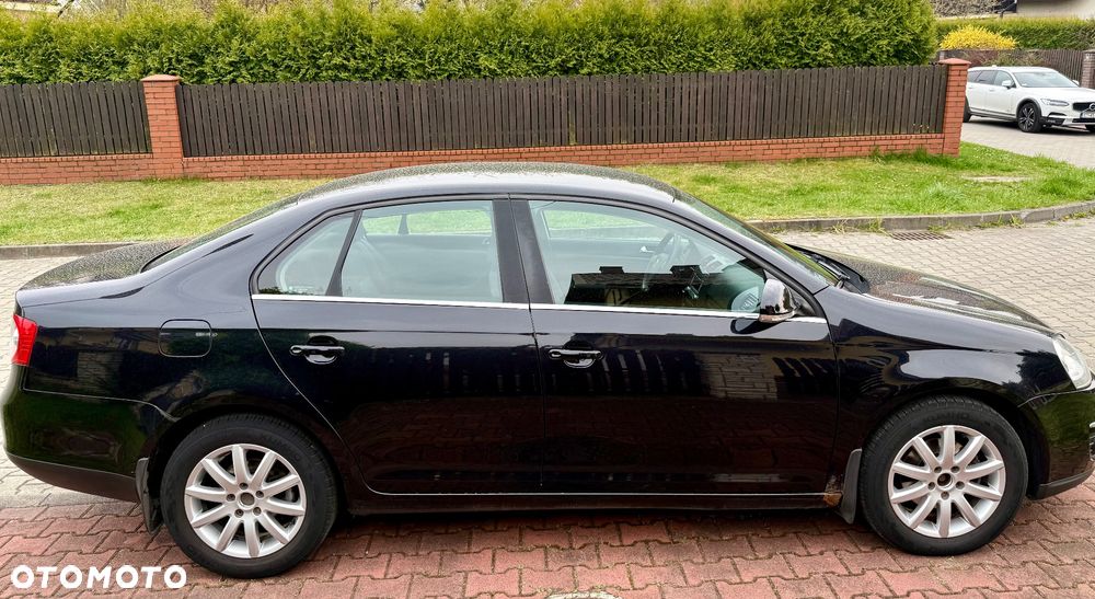 Volkswagen Jetta 1.4 TSI Trendline - 5