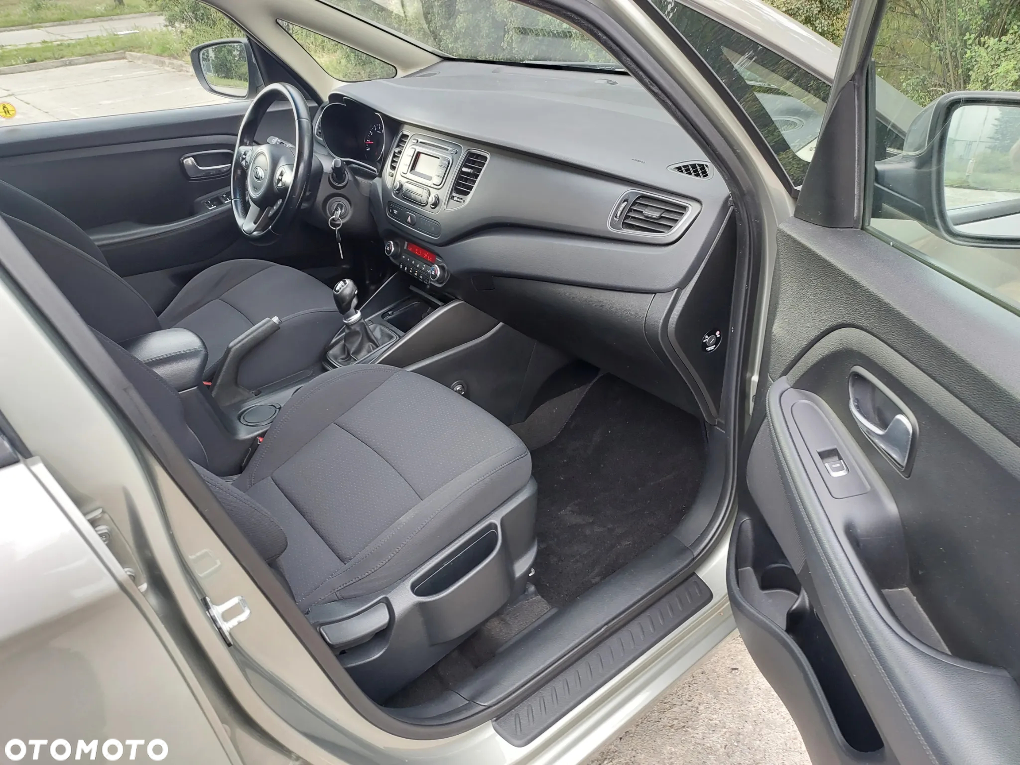 Kia Carens 1.6 GDI Business Line EU6 - 13