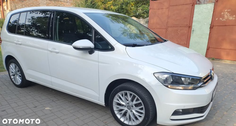 Volkswagen Touran 2.0 TDI SCR (BlueMotion Technology) DSG SOUND - 4