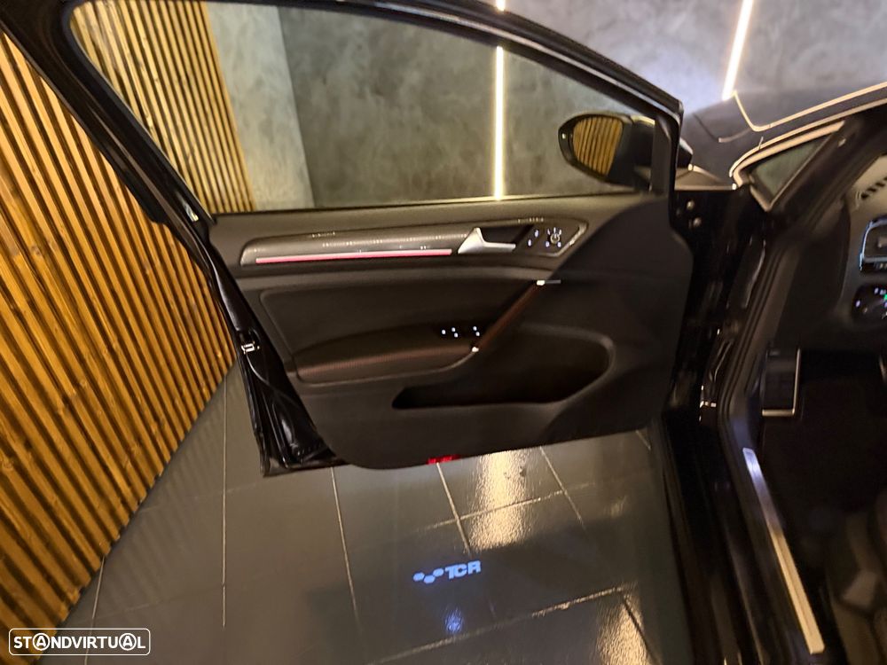 VW Golf GTI TCR 2.0 TSI OPF DSG - 17