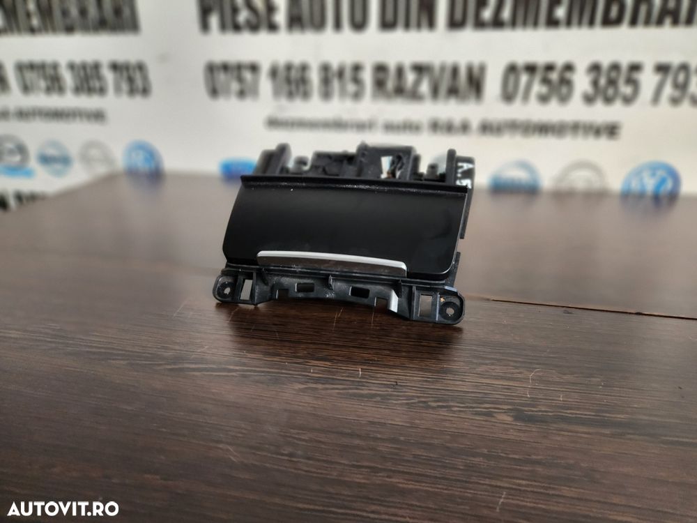 Scrumiera Audi A5 An 2007-2008-2009-2010-2011-2012-2013-2014-2015 Volan Stanga Dezmembrez Audi A5 8 - 1