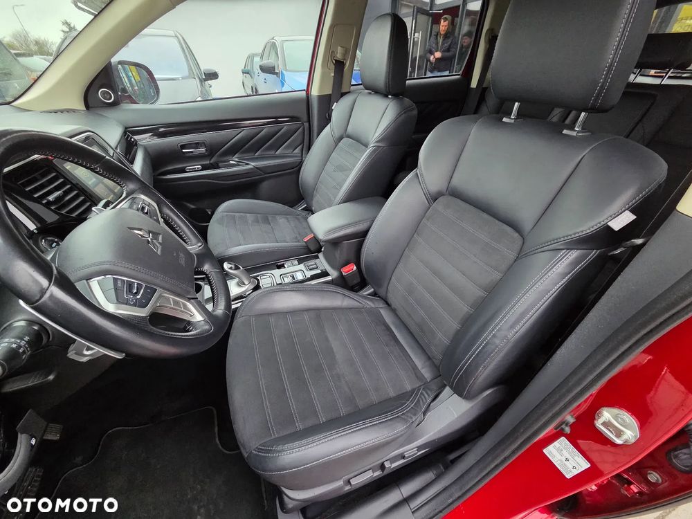 Mitsubishi Outlander - 35