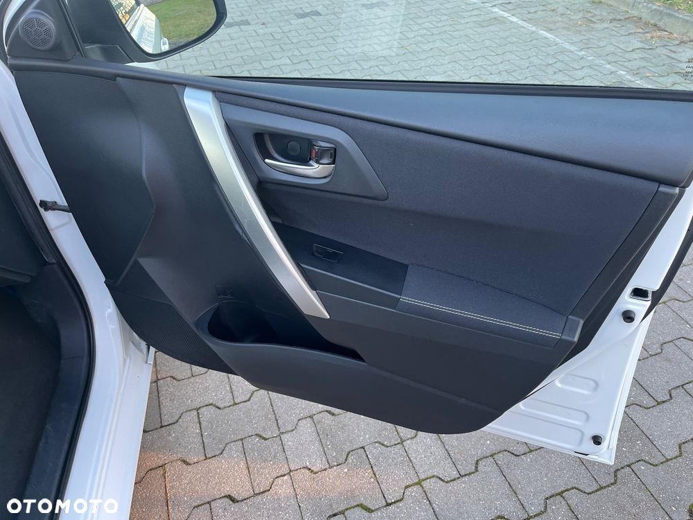 Toyota Auris - 16