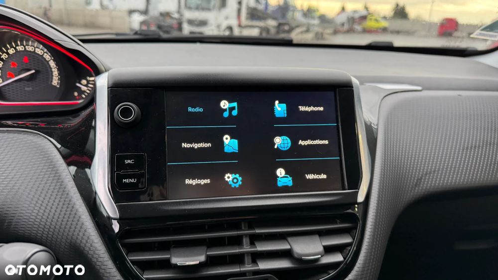 Peugeot 2008 PureTech 110 Stop&Start EAT6 GT-Line Edition - 20