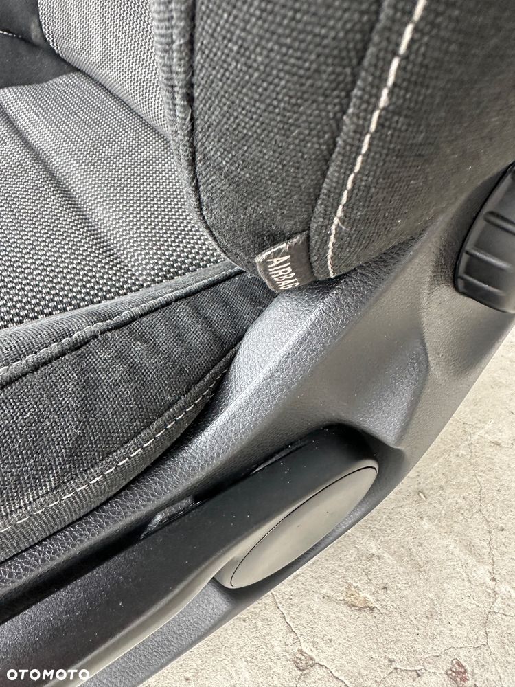 Mercedes v klasa  vito 447 fotel przedni LEWY  suntiago Metris EQV   Lędźwie podłokietnik - 4