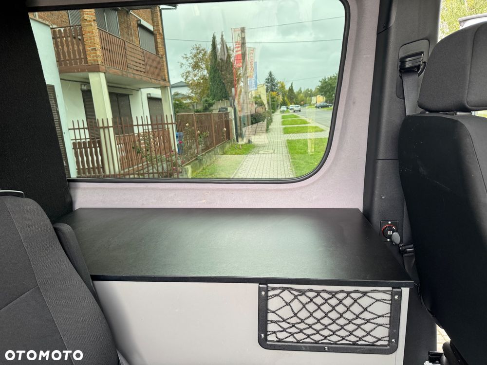 Mercedes-Benz Sprinter 319 - 21