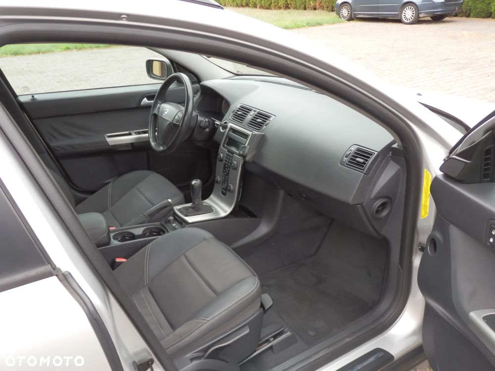 Volvo V50 2.0D DPF Momentum - 10