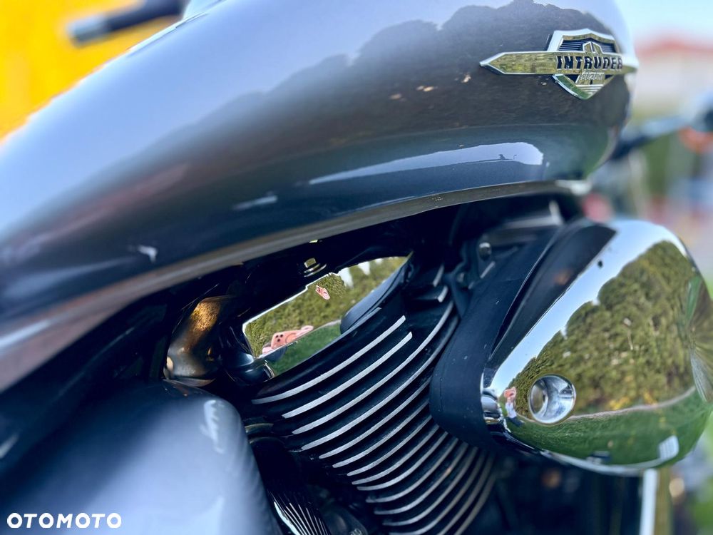 Suzuki Intruder - 22