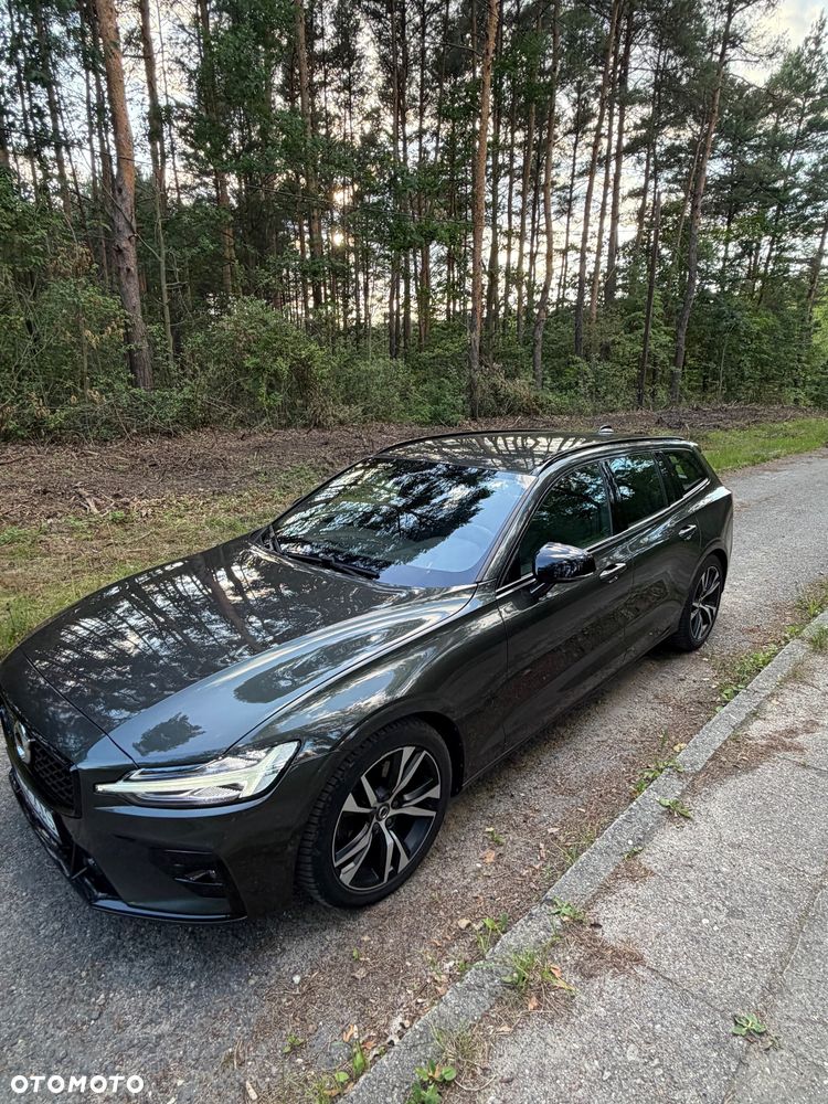 Volvo V60 B3 B R-Design - 3