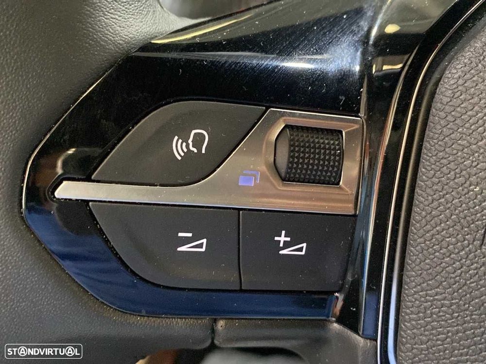 Peugeot e-2008 54 kWh Allure - 16