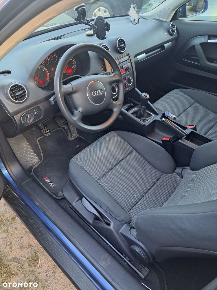 Audi A3 3-drzwiowe 1.6 Attraction - 9