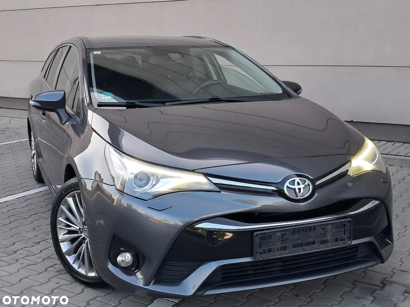 Toyota Avensis Combi 1.8 Business Edition - 5