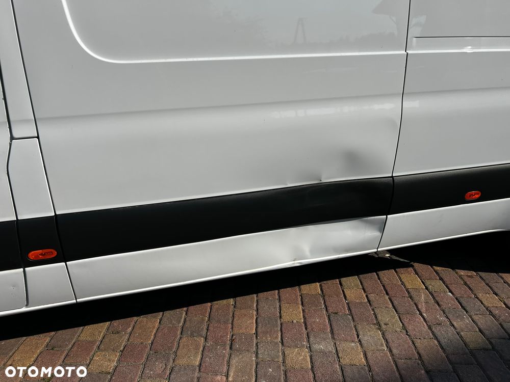 Mercedes-Benz Sprinter - 12