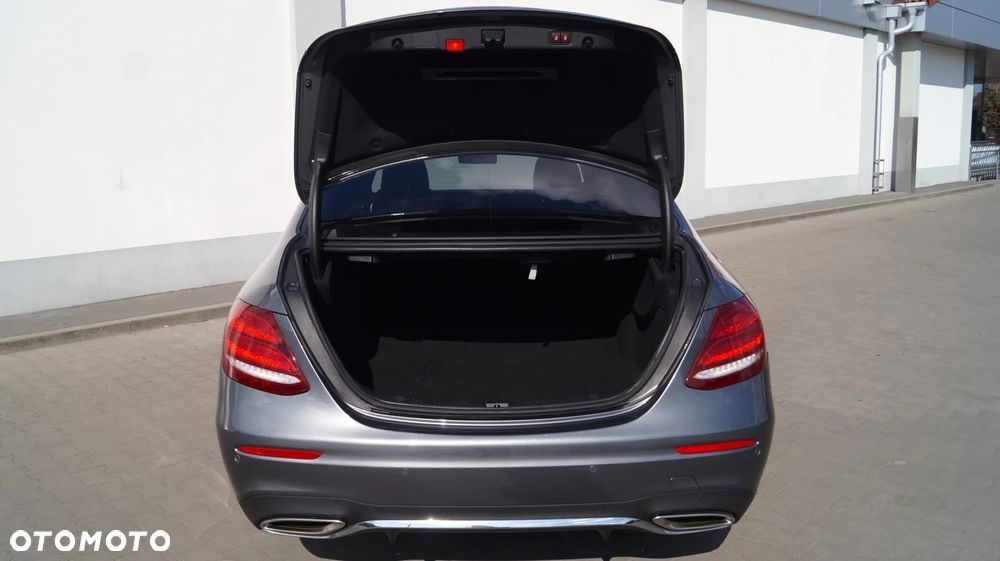Mercedes-Benz Klasa E 400 4Matic 9G-TRONIC Exclusive - 9