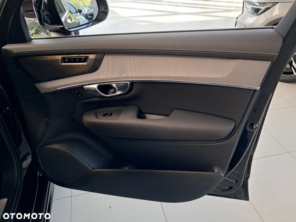 Volvo XC 90 B5 B AWD Plus Dark - 25