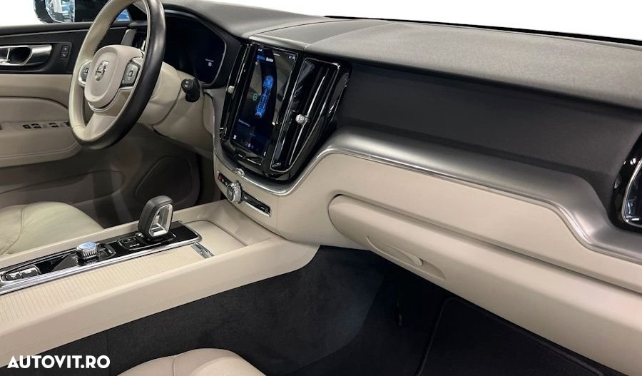 Volvo XC 60 T6 AWD Recharge Geartronic Inscription Expression - 13