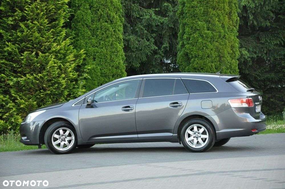 Toyota Avensis Touring Sports 1.8 Multidrive S Comfort - 19