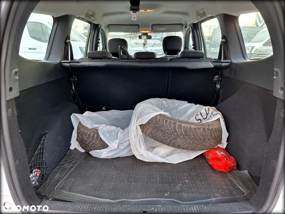 Dacia Lodgy 1.6 SCe Laureate S&S - 16