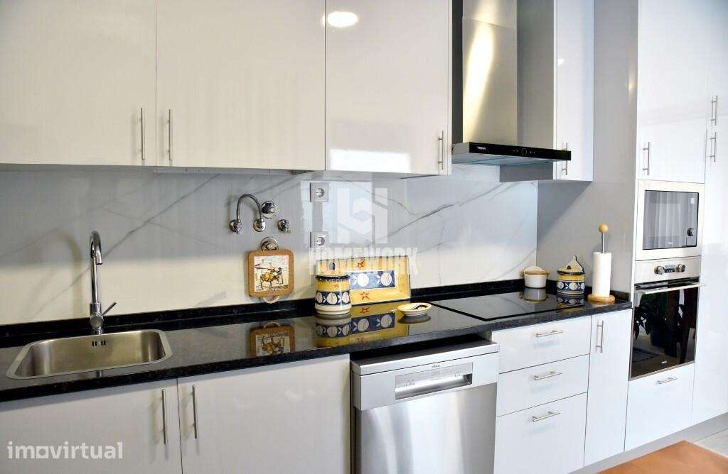 Moradia T3 Contemporânea com Piscina, Garagem e Elevada Eficiência Ene - Grande imagem: 4/54