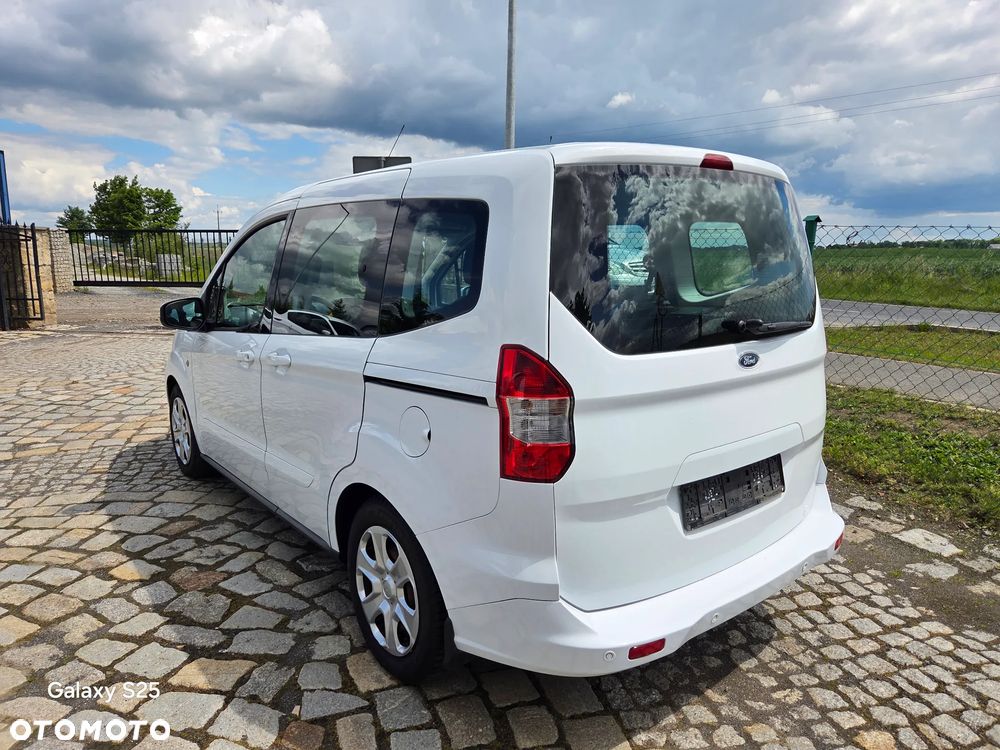 Ford Courier - 4