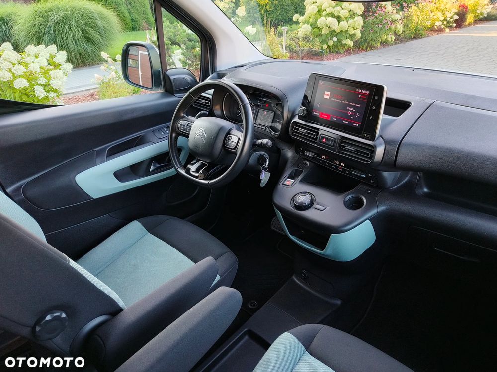 Citroën Berlingo XL 7-Sitzer PureTech 130 EAT8 SHINE - 8