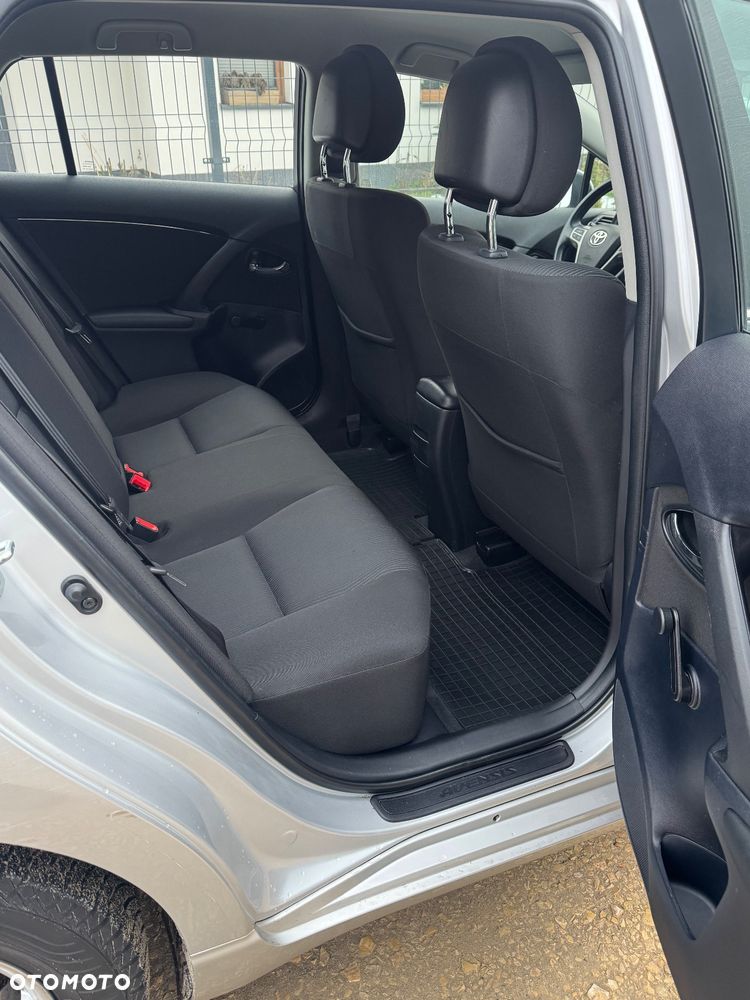 Toyota Avensis 1.6 Comfort - 16
