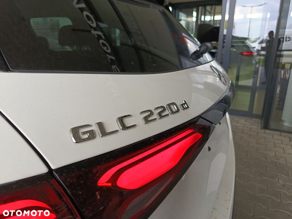 Mercedes-Benz GLC - 12