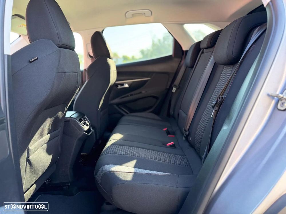 Peugeot 3008 1.5 BlueHDi Active - 15