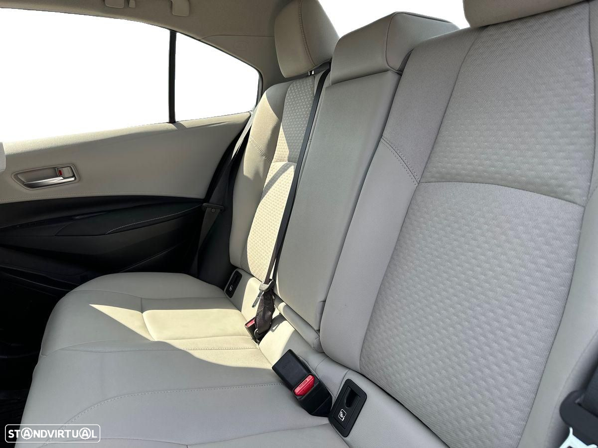 Toyota Corolla SD 1.8 Hybrid Luxury - 12