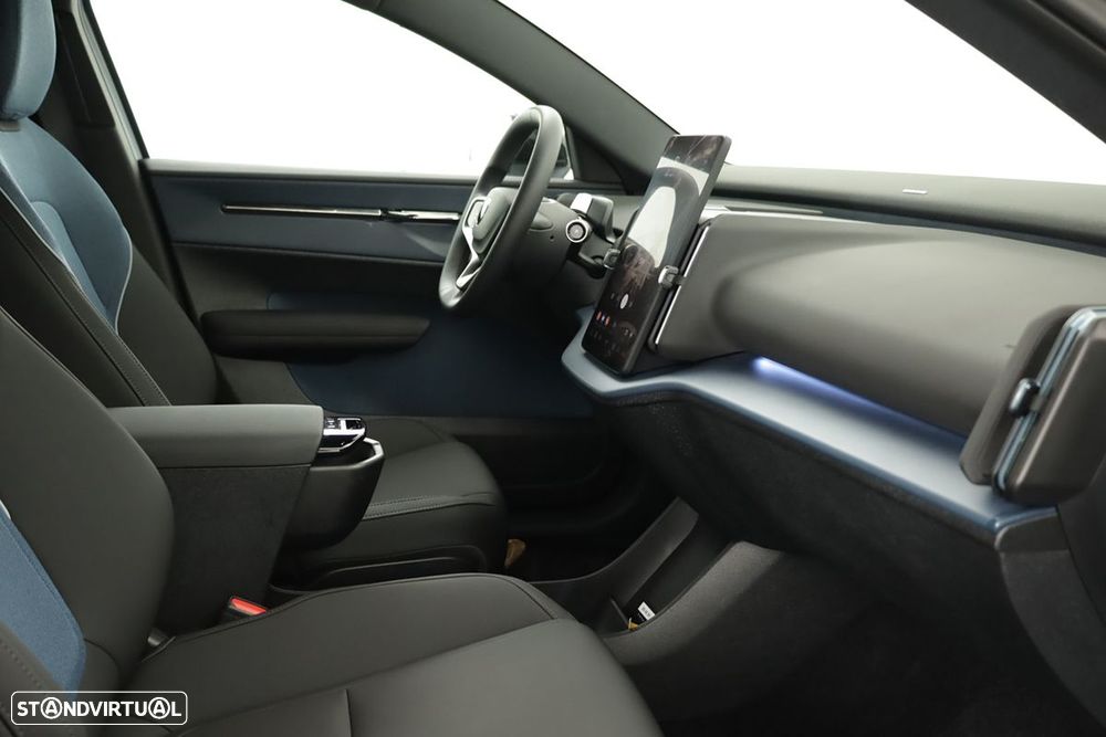 Volvo EX30 69 kWh Single Motor Extended Range Plus - 19