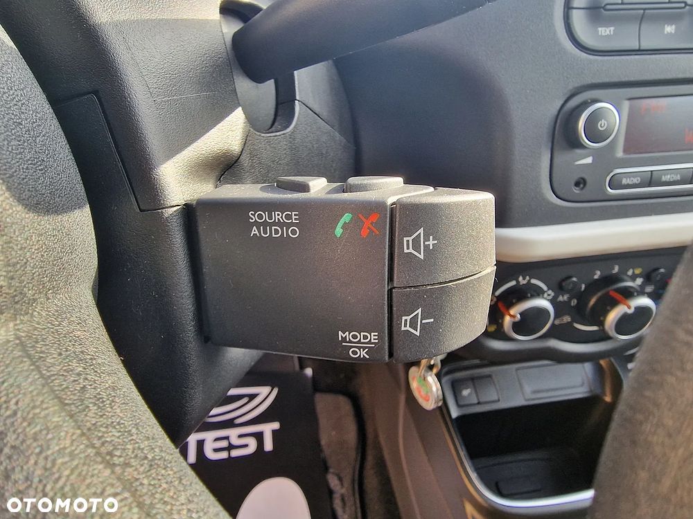 Renault Twingo SCe 75 INTENS - 19