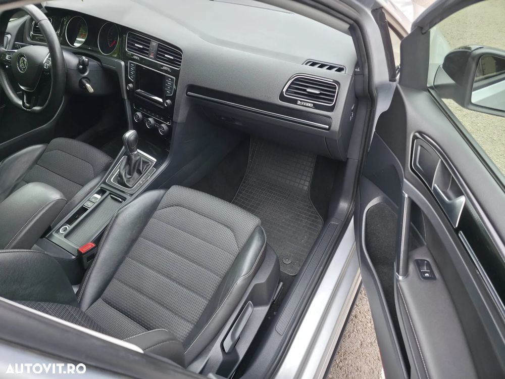 Volkswagen Golf - 20