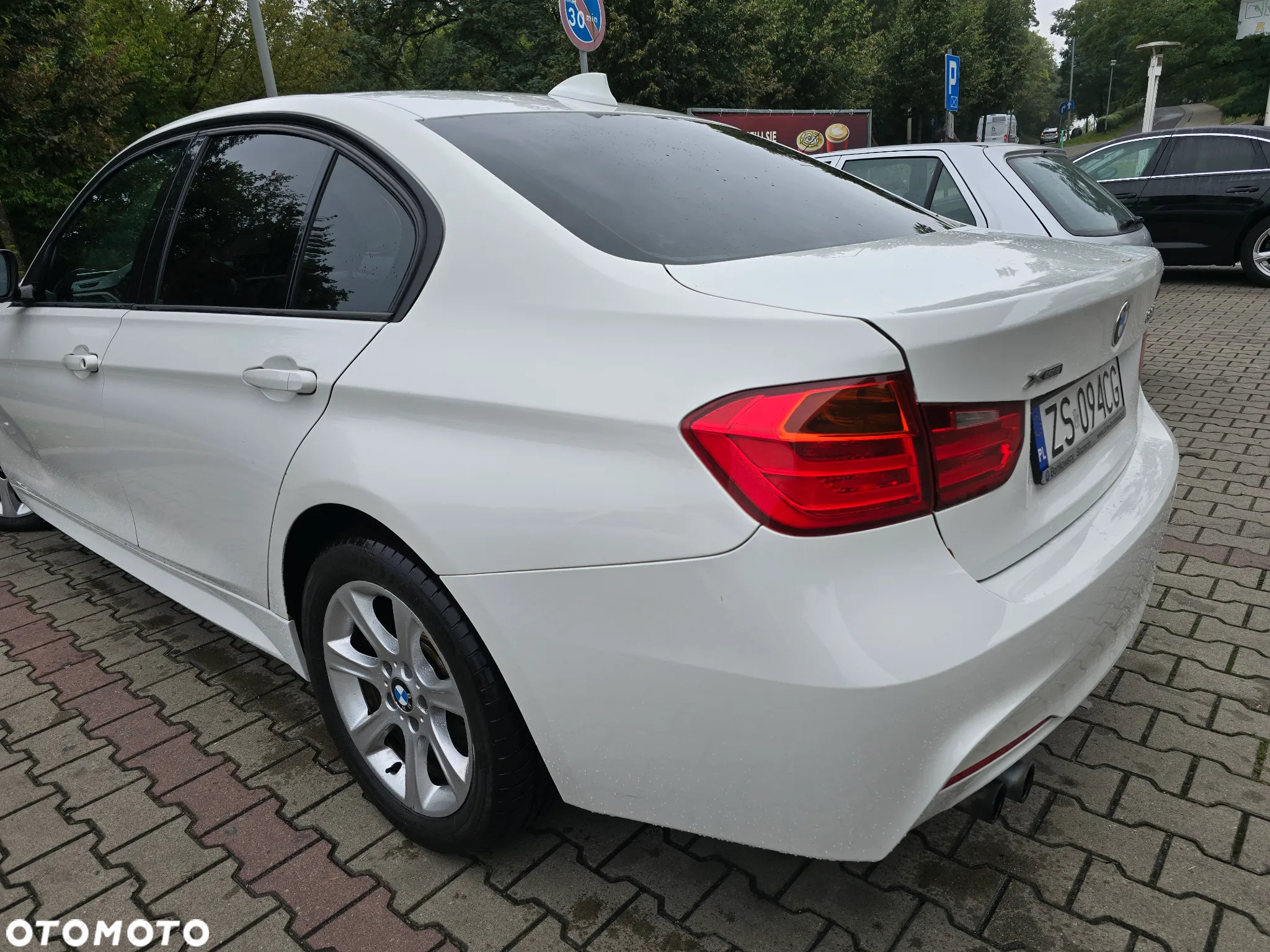 BMW Seria 3 328i xDrive - 13