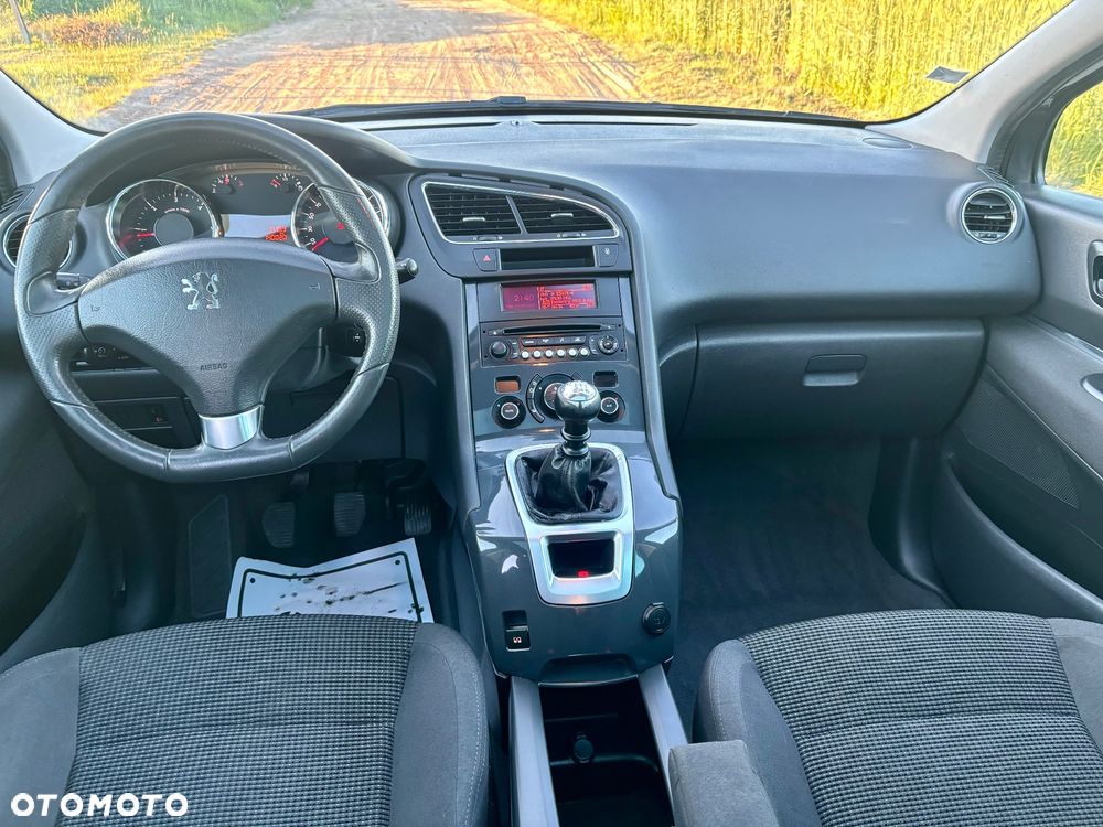 Peugeot 5008 - 8