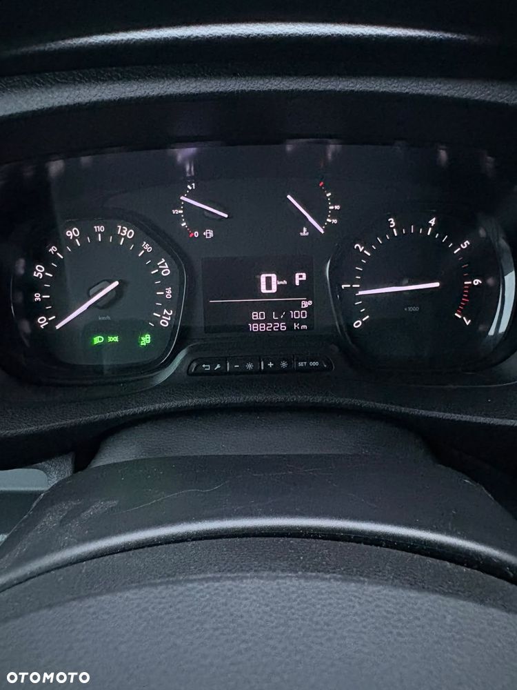 Opel Vivaro - 19