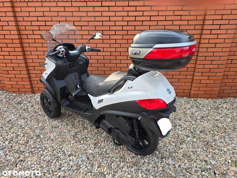 Piaggio MP-3 - 10