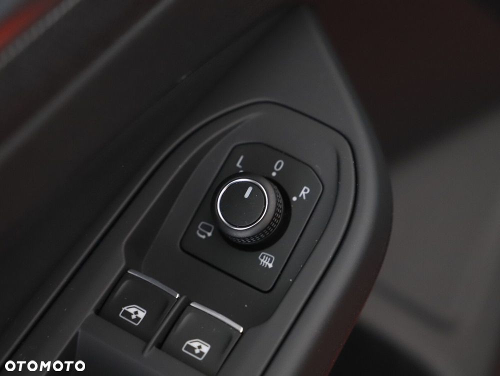 Volkswagen Golf Variant 2.0 TDI R-Line Plus DSG - 24