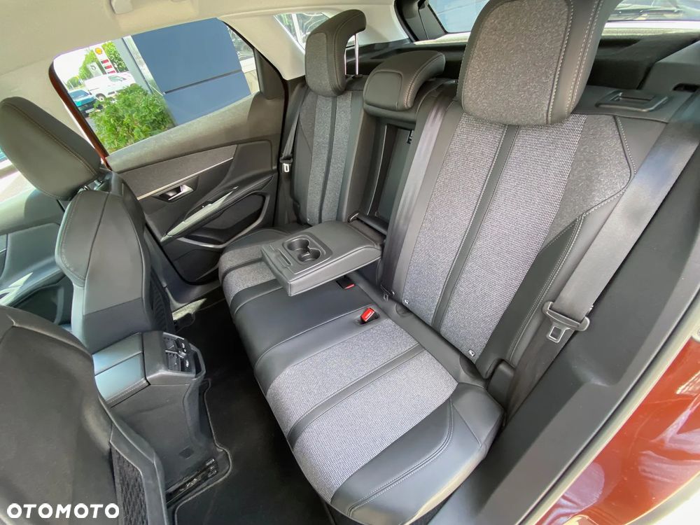 Peugeot 3008 1.2 PureTech GPF Allure S&S - 11