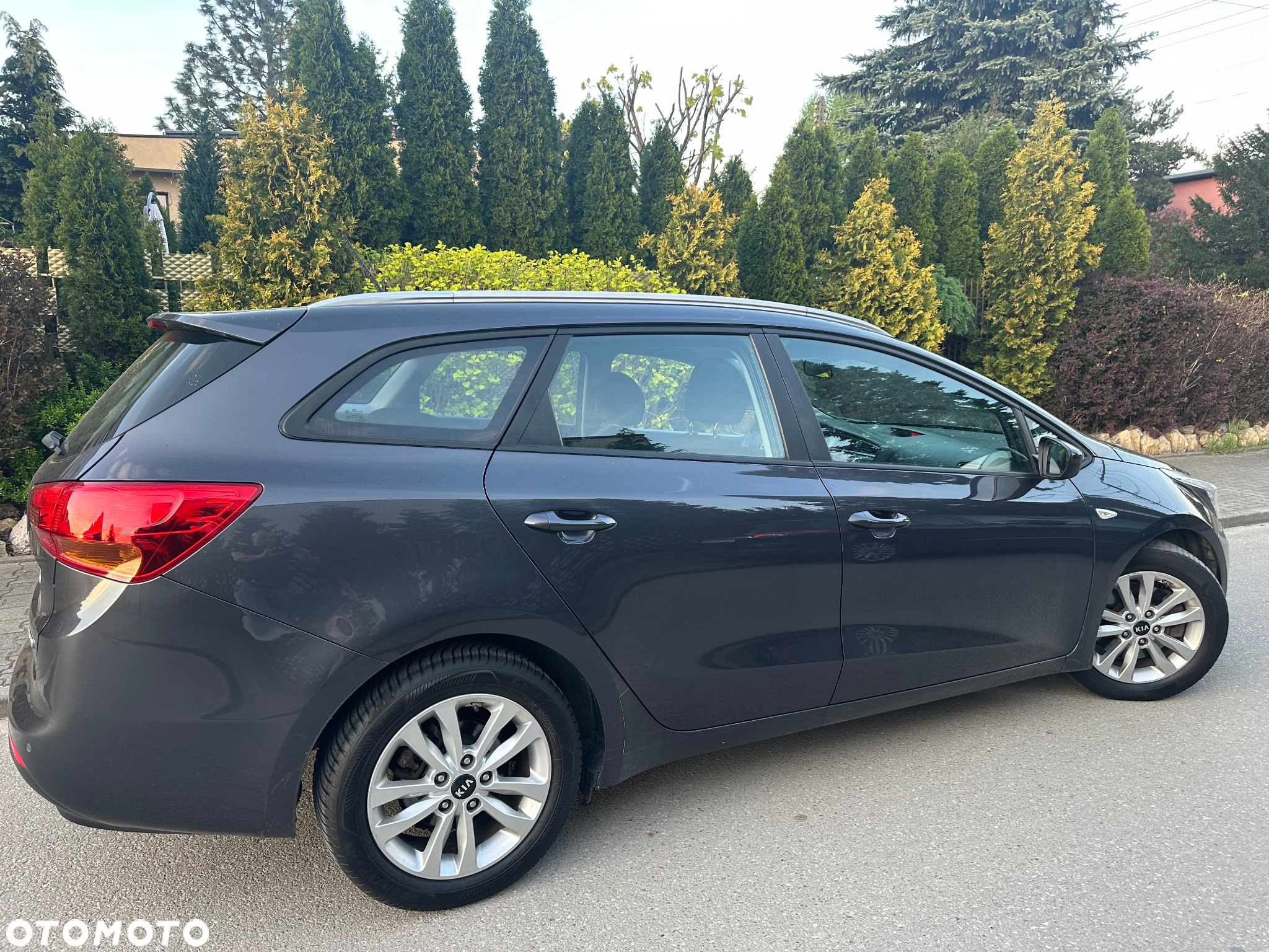 Kia Ceed 1.6 CRDi 136 ISG SW Spirit - 18