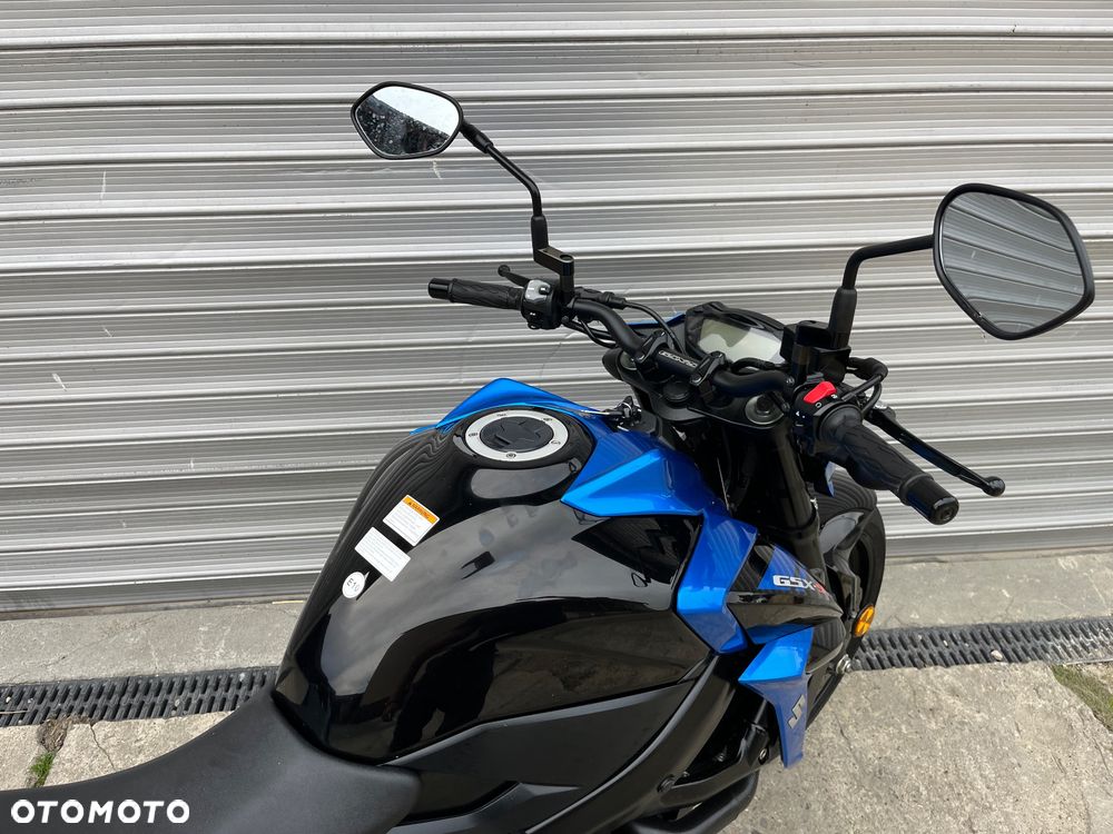 Suzuki GSX - 18