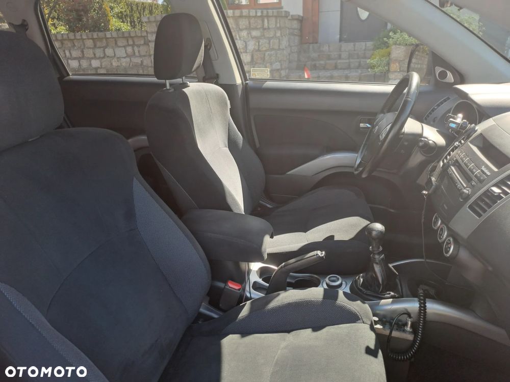 Mitsubishi Outlander 2.2 DID Intense + - 7