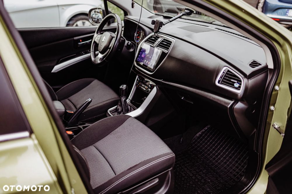 Suzuki SX4 1.6 Comfort Plus - 10