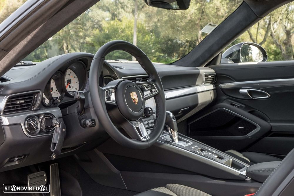 Porsche 911 (991) Carrera 4 S PDK - 13