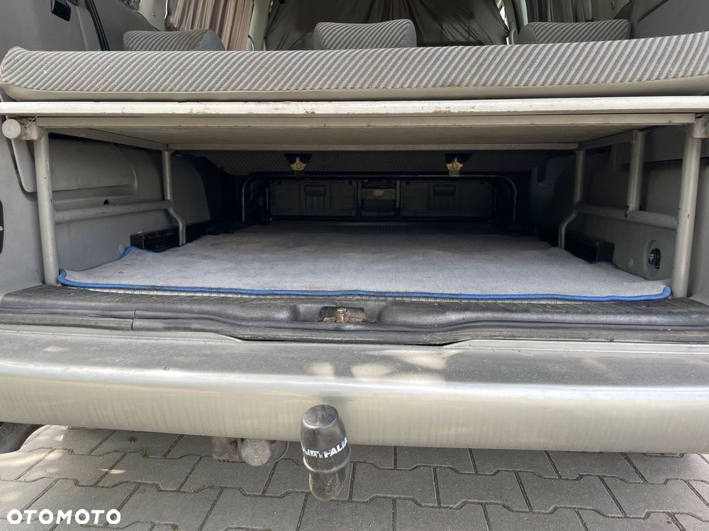 Volkswagen Multivan - 38